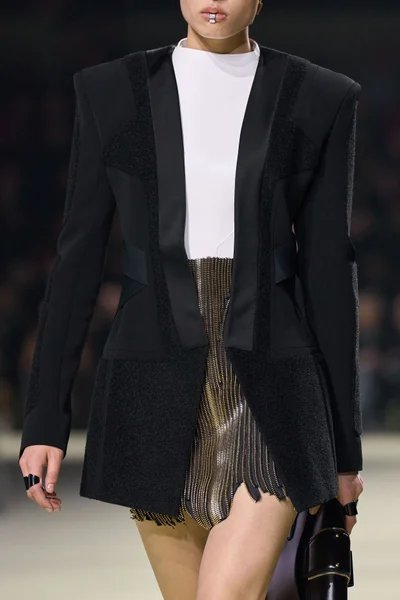 Look 239